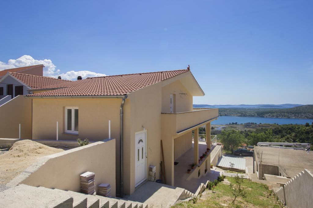 שיבניק Bulat Sea View Apartments מראה חיצוני תמונה