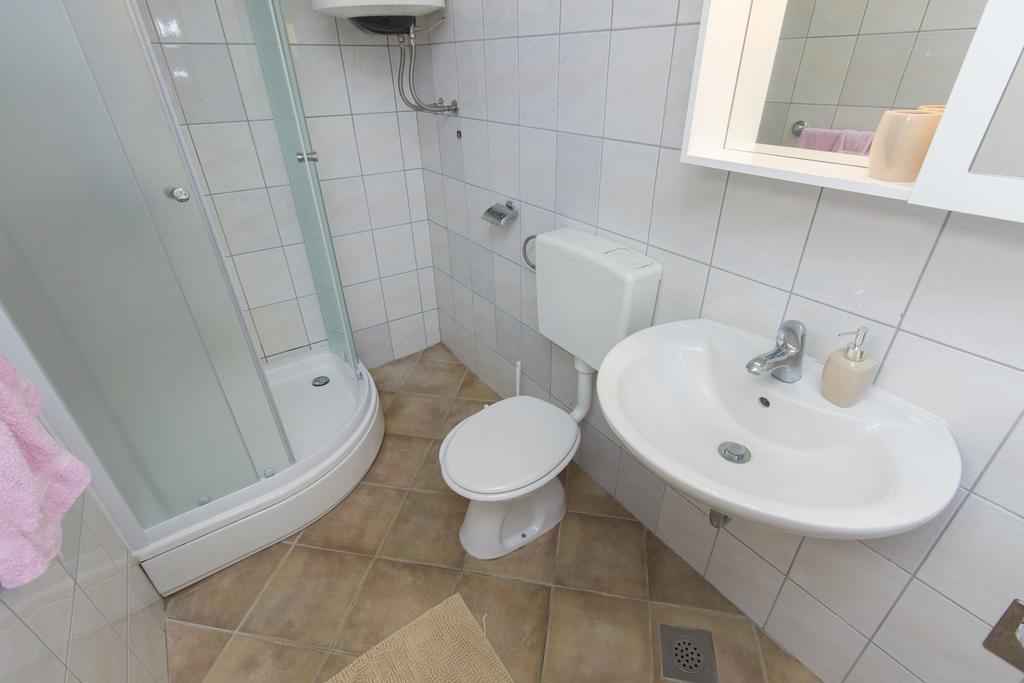 שיבניק Bulat Sea View Apartments מראה חיצוני תמונה