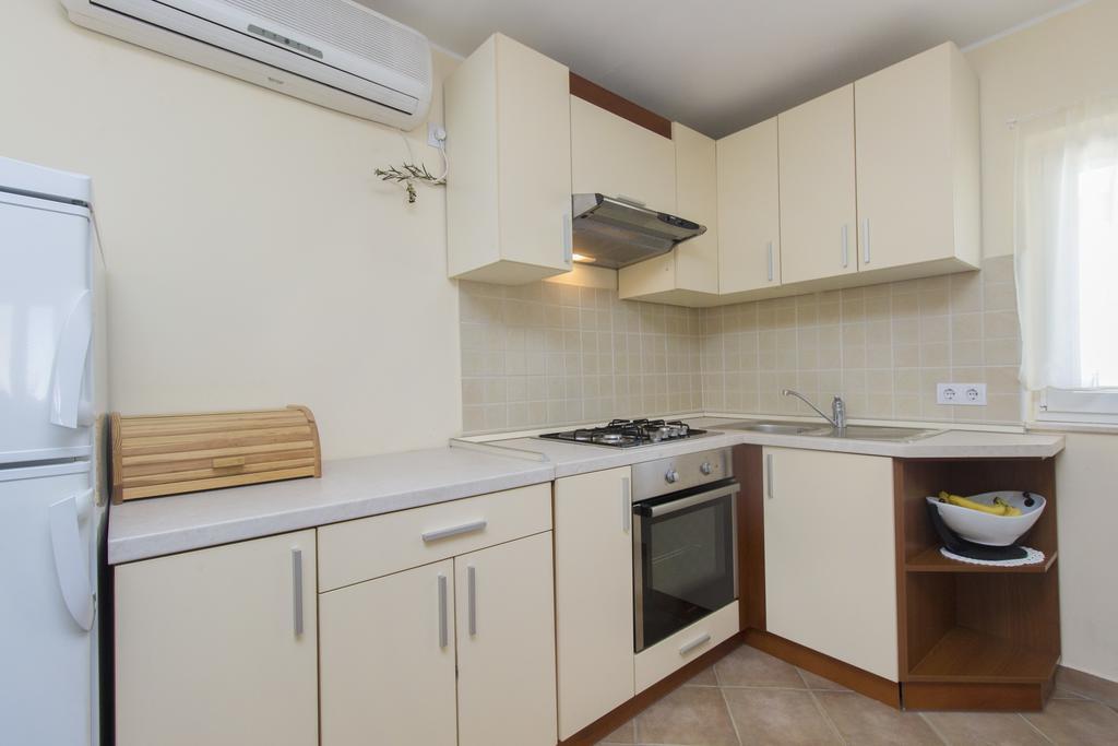 שיבניק Bulat Sea View Apartments מראה חיצוני תמונה
