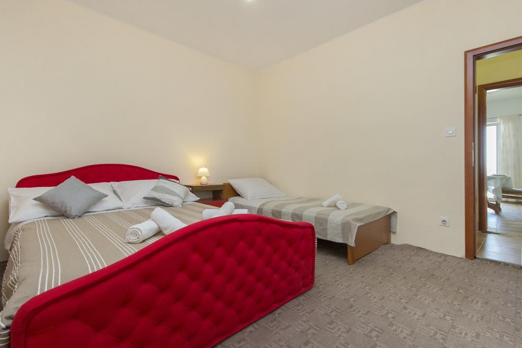 שיבניק Bulat Sea View Apartments מראה חיצוני תמונה