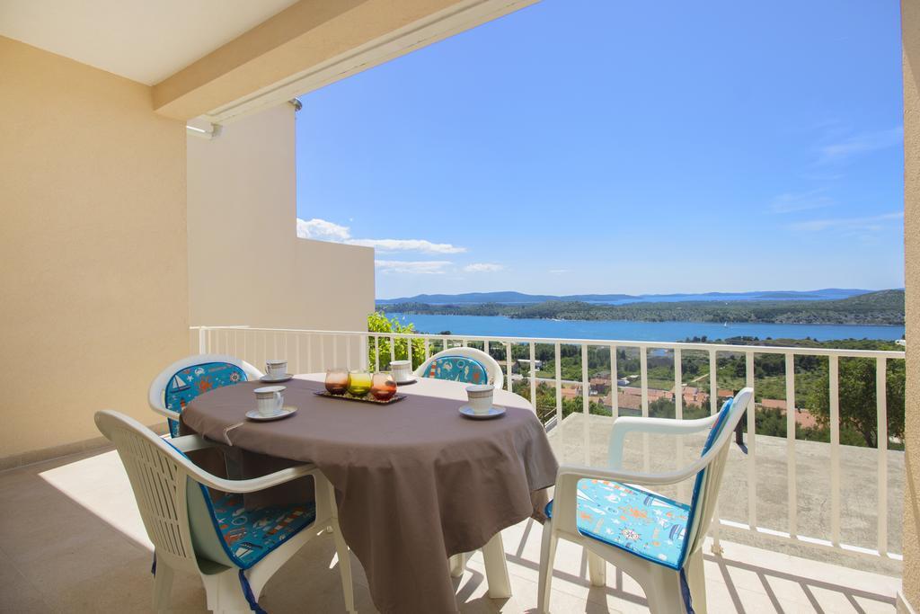 שיבניק Bulat Sea View Apartments מראה חיצוני תמונה