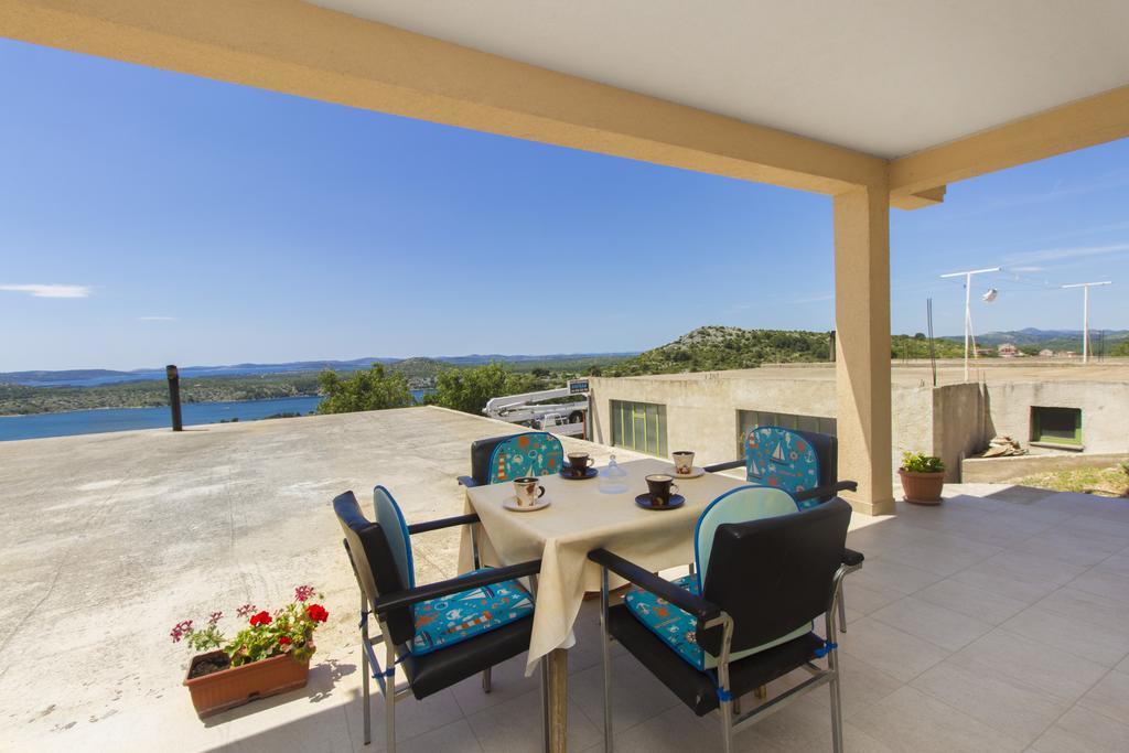 שיבניק Bulat Sea View Apartments מראה חיצוני תמונה