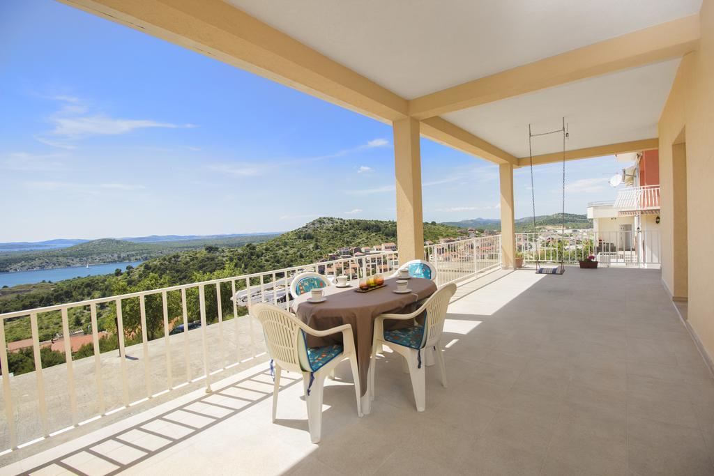 שיבניק Bulat Sea View Apartments מראה חיצוני תמונה