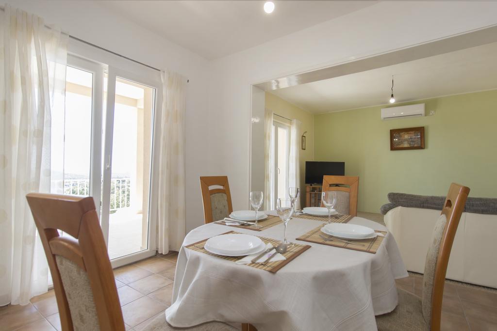 שיבניק Bulat Sea View Apartments מראה חיצוני תמונה