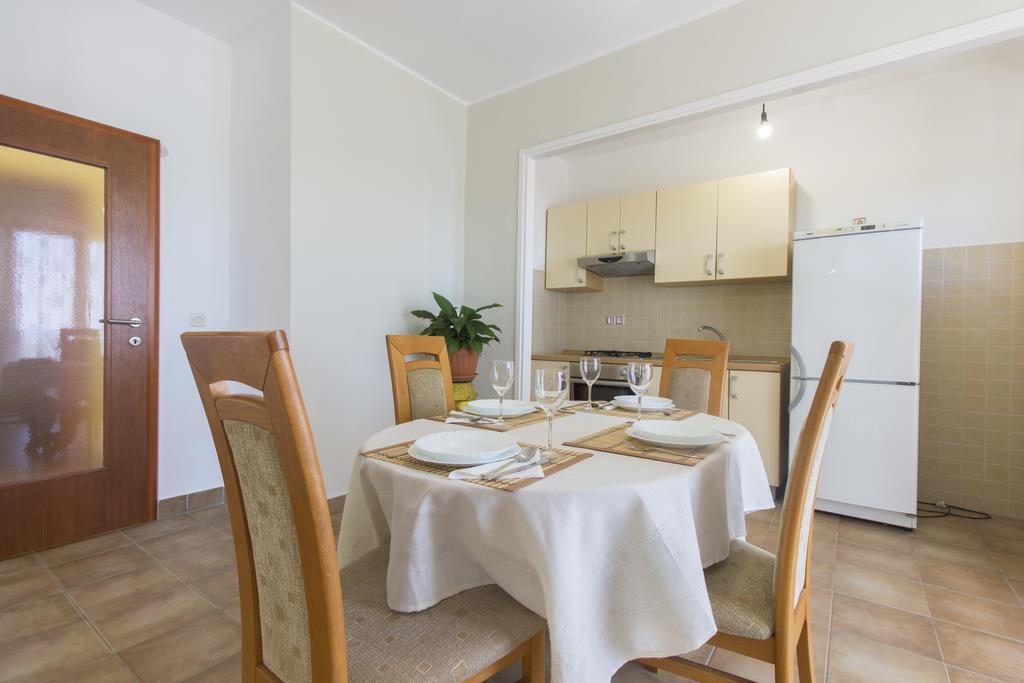 שיבניק Bulat Sea View Apartments מראה חיצוני תמונה