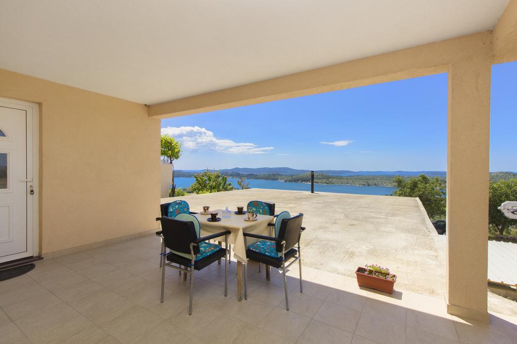 שיבניק Bulat Sea View Apartments מראה חיצוני תמונה