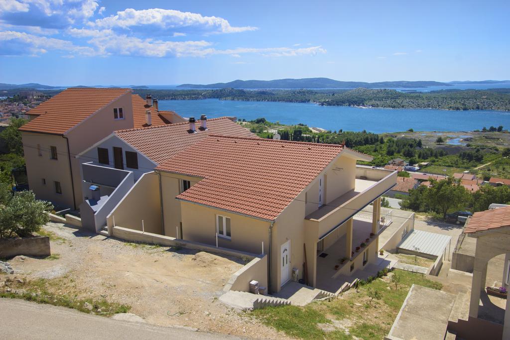 שיבניק Bulat Sea View Apartments מראה חיצוני תמונה
